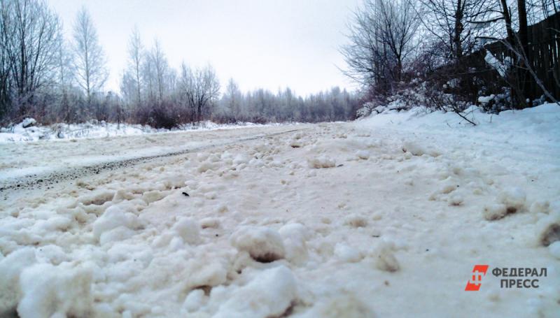 В поселке Новоказанцево чиновники не знают, что делать с незаконной дорогой