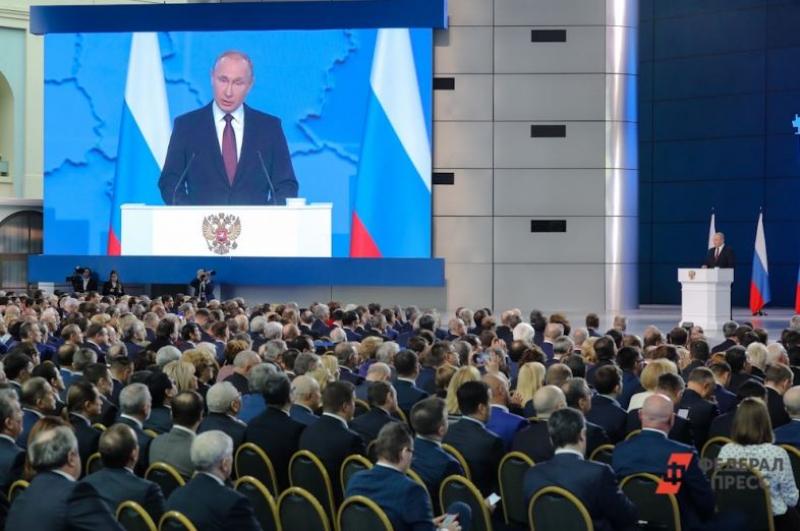 Владимир Путин пообещал выделить средства на ремонт сельских клубов и домов культуры