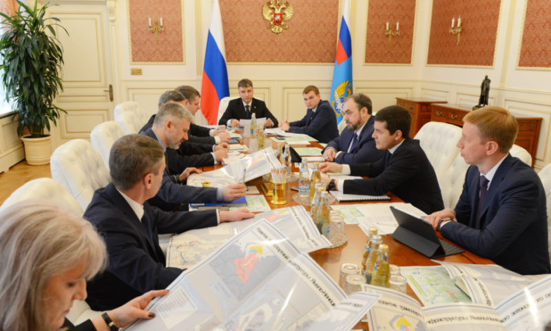 На встрече обсуждался и такой важный для России проект, как Северный широтный ход-2