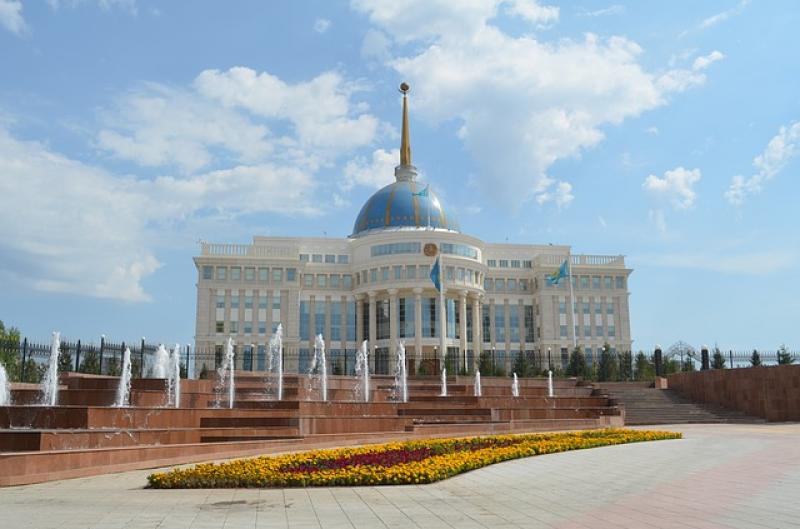 Президент Казахстана подписал закон о переименовании столицы в Нур-Султан