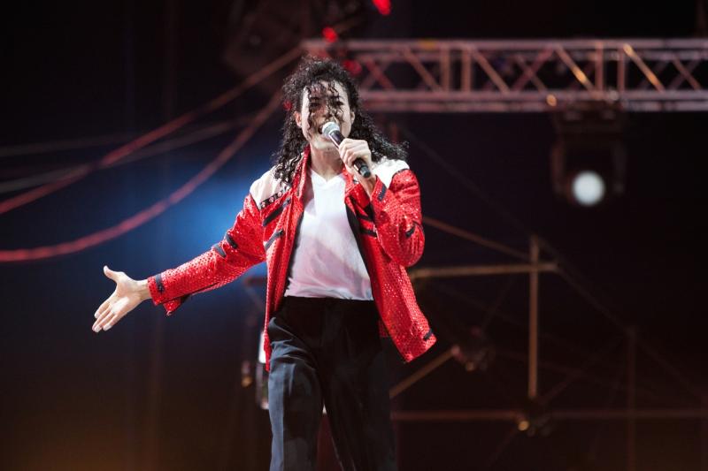 BBC перестала транслировать песни Майкла Джексона из-за обличительного фильма