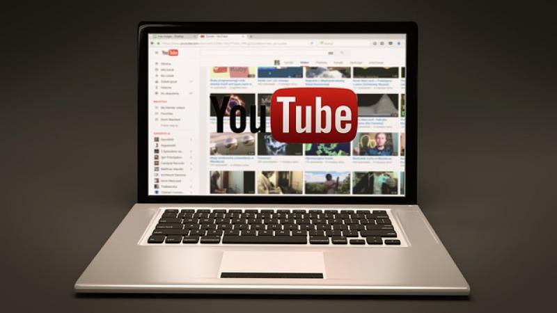 YouTube удалил новые выпуски программ Парфенова и Дудя