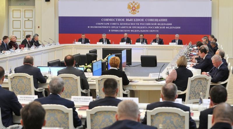 Решетников принял участие в заседании секретаря Совбеза РФ и полпреда в ПФО