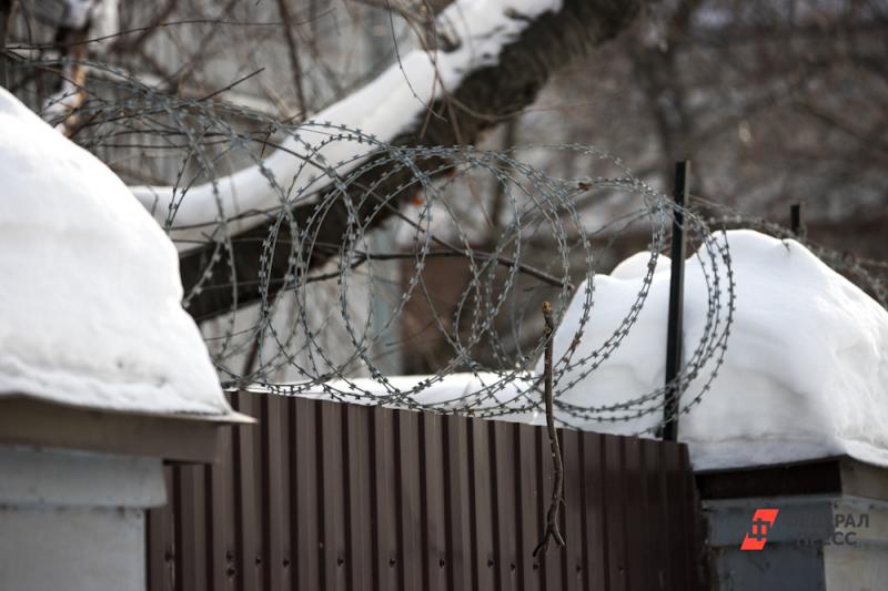 По словам ФСИН, заключенные стали чаще нападать на охрану