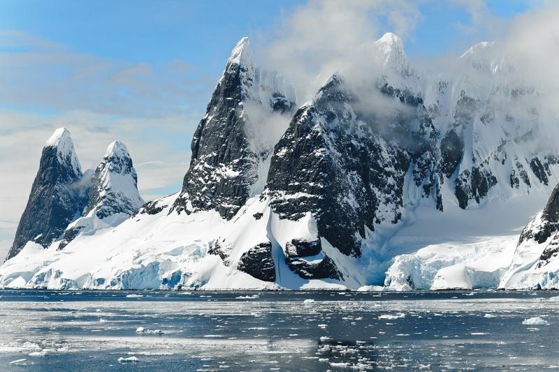 К 2030-му году ледника на Северном полюсе уже не будет – опубликованы новые отчеты климатологов для ООН.