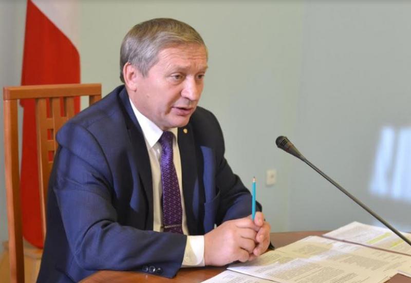 Геннадий Привалов глядит в министры