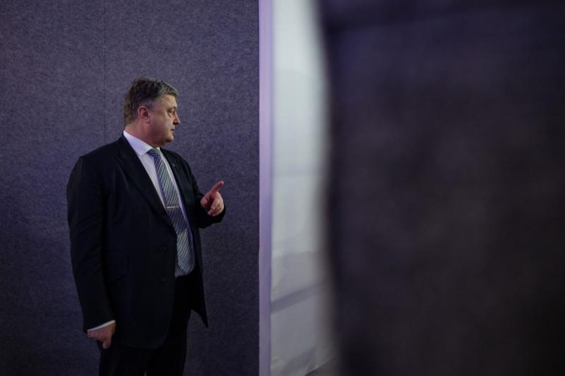 На Порошенко подали в суд за распространение недостоверной информации