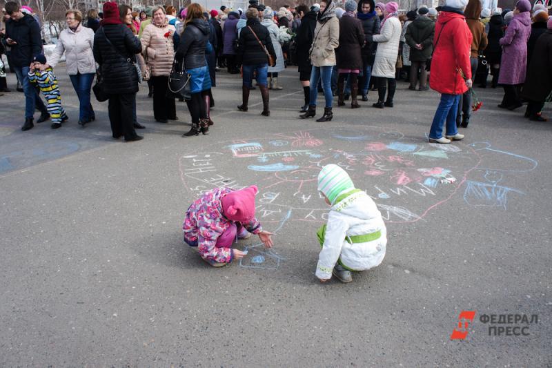 Петербургские депутаты защитят детей от вредной информации