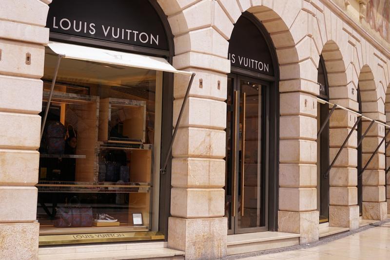 Louis Vuitton остается мировым лидером в сегменте люкс