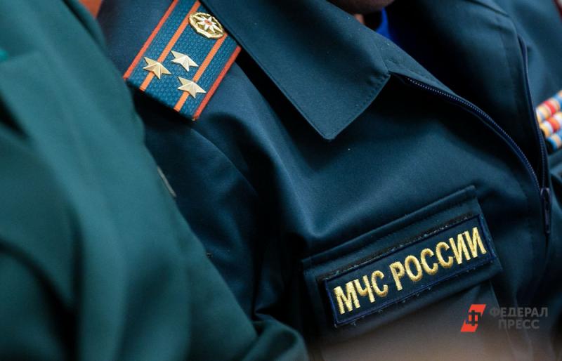 Во Владивостоке умер пожарный, пострадавший при тушении склада