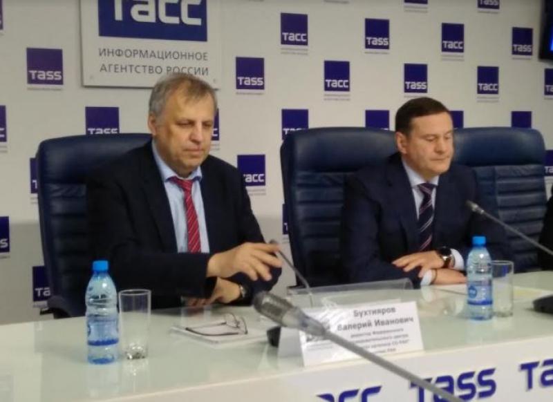 Валерий Бухтияров (слева) утверждает, что у СКИФ - преимущество над иностранными синхротронами