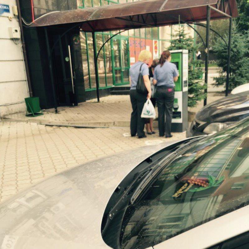 Платные парковки в Красноярске останутся, заверили в горадминистрации