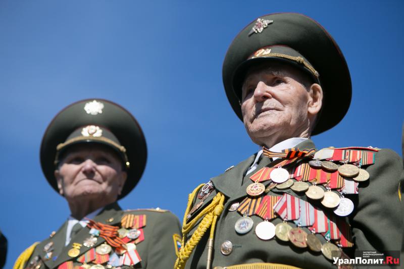 Воробьев поздравил ветеранов с наступающим праздником