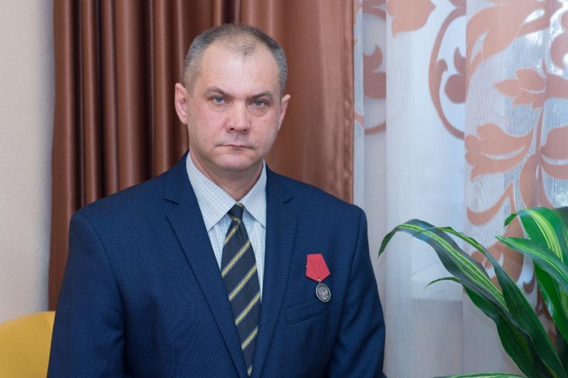 Сотрудник «РН-Юганскнефтегаза» получил медаль ордена «За заслуги перед Отечеством»