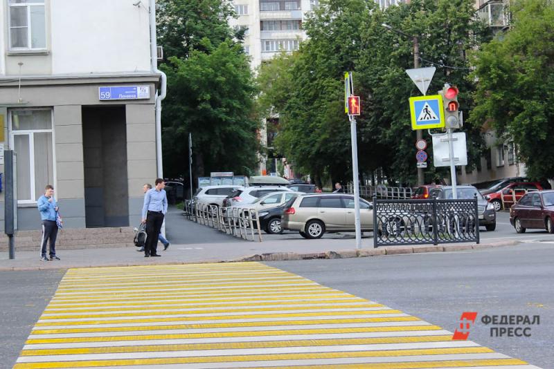 Почти два десятка пешеходных переходов в Челябинске не соответствуют национальным стандартам
