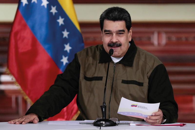 Президент страны Николас Мадуро объявил победу над захватчиками.