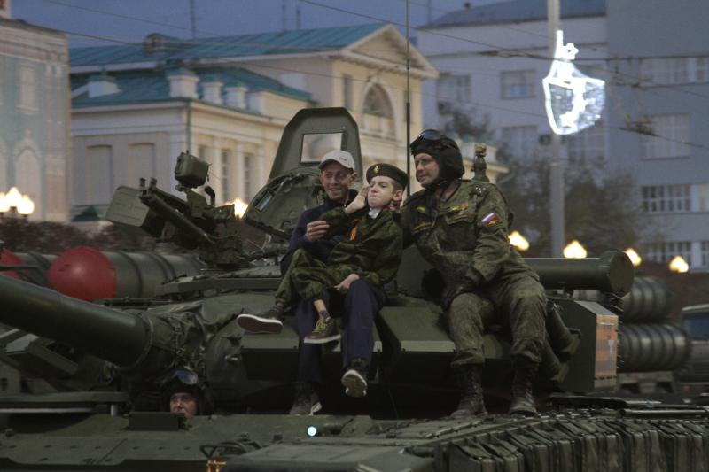 Мечту особенного ребенка исполнили военные ЦВО в Екатеринбурге