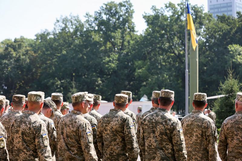 Офицеры украинской армии были неоднократно замечены в пьянстве и мародерстве