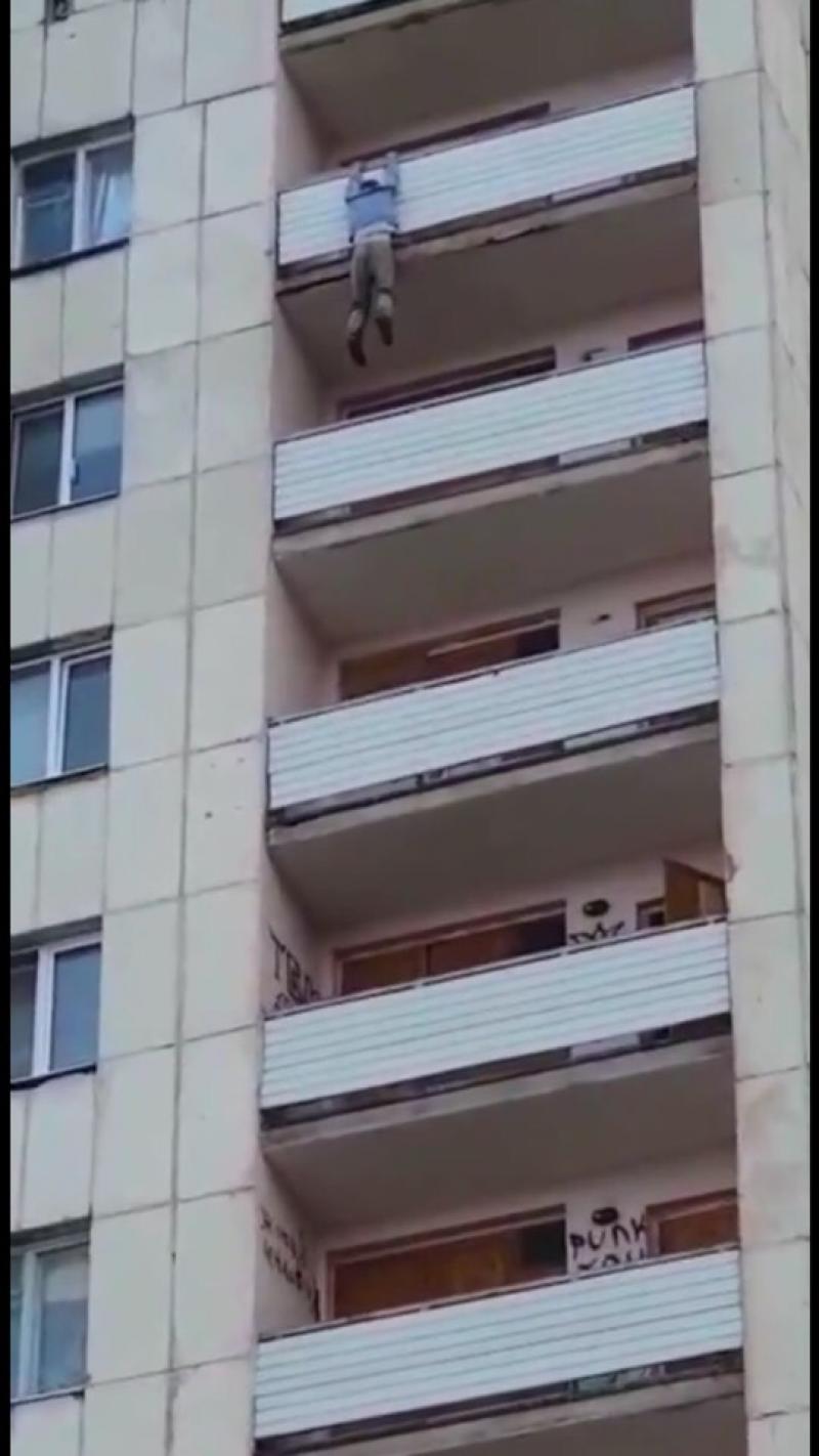 фото упавшего балкона