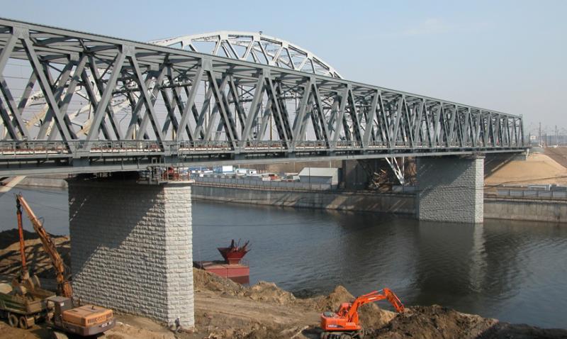 Мост через реку Лена нужен большинству жителей Якутии