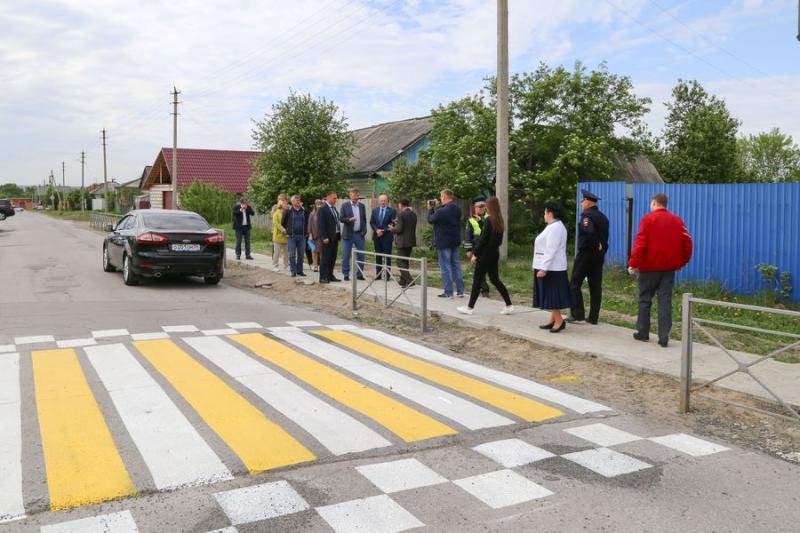 Депутаты проверили пешеходные переходы вблизи образовательных учреждений и объекты отремонтированных дорог