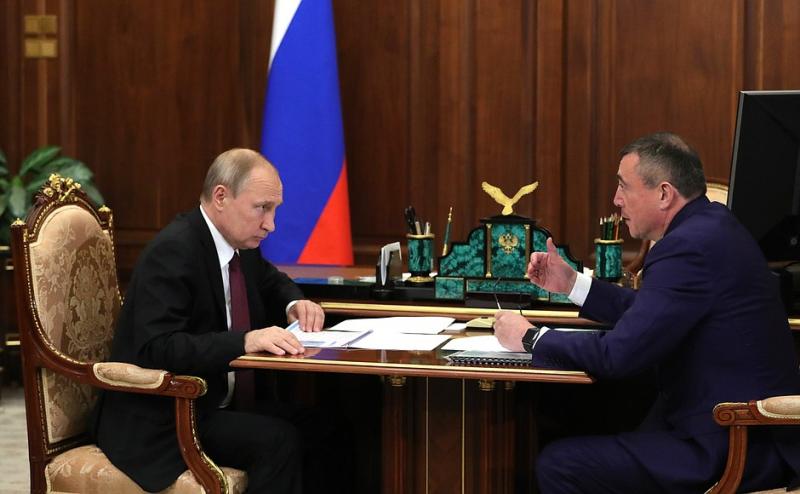 Валерий Лимаренко рассказал Путину о здравоохранении и жилье на Сахалине