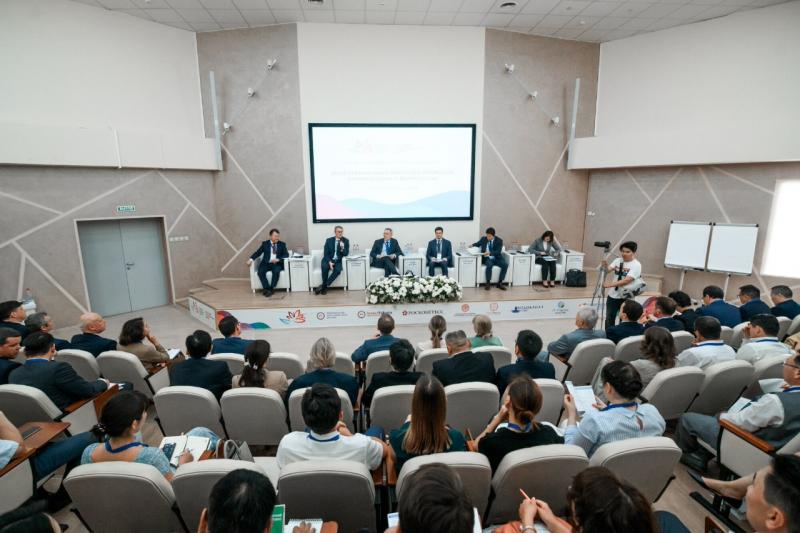 На выездной сессии ВЭФ в Якутске обсудили вклад МФО в развитие Дальнего Востока