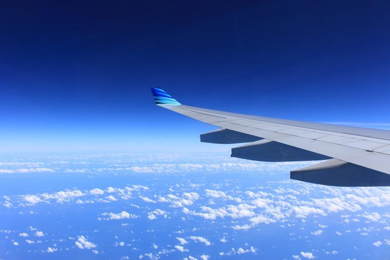 Пассажирский самолет, направлявшийся в Тюмень, экстренно сел в Самаре