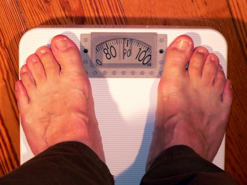 Ученые выяснили, что лишний вес может защитить от смертельной болезни