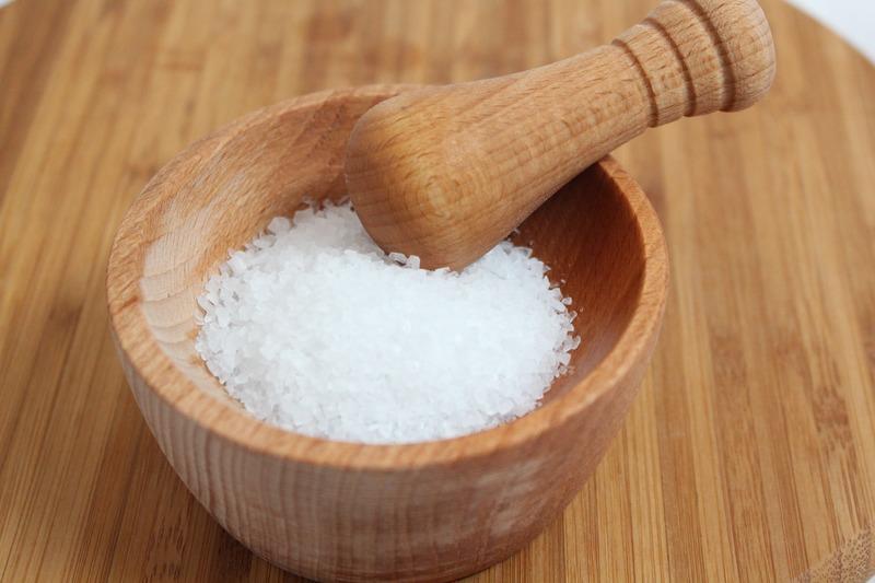 Минздрав предложил заменить поваренную соль на йодированную при изготовлении продуктов питания