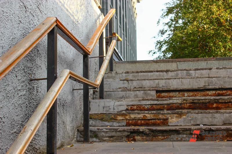 Ремонт подземных переходов на площади Революции не устроил главу города Котову