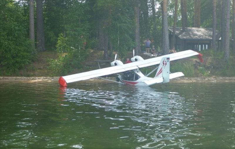 Самолет сел на озеро Тургояк