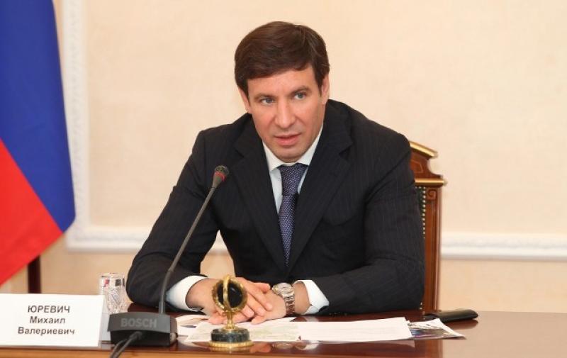 Кандидат в губернаторы предложил экс-главе Юревичу войти в тройку сенаторов