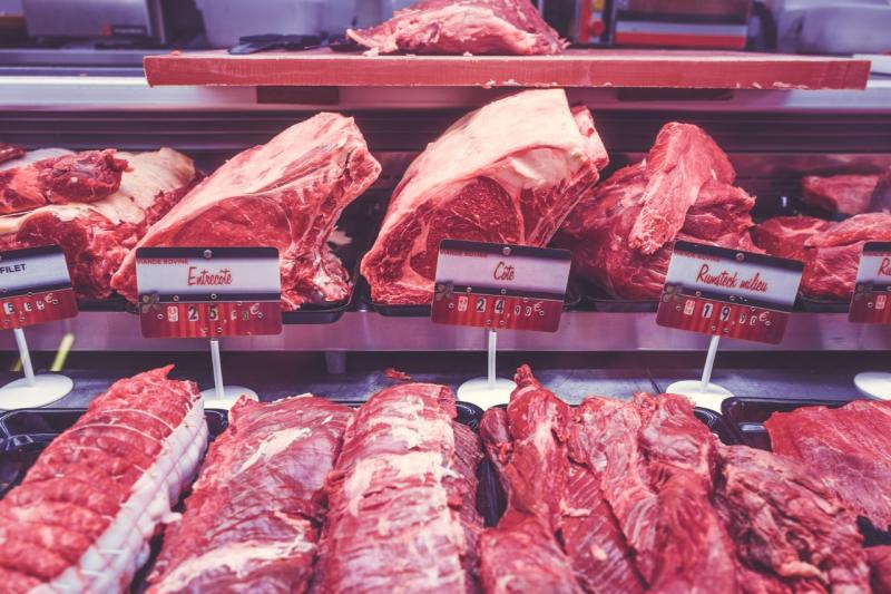 Национальный кормовой союз сообщил о возможном увеличении стоимости говядины, свинины и птицы.