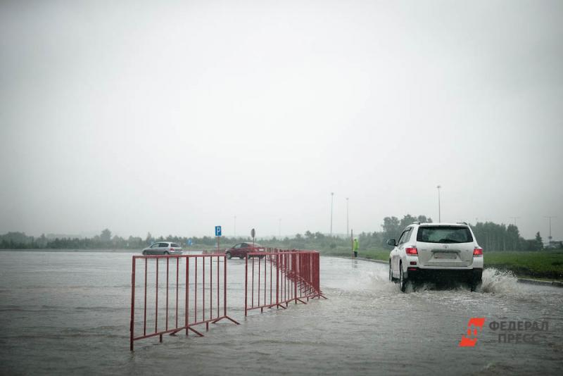 Из-за дождей в Хабаровске автомобили превратились в лодки