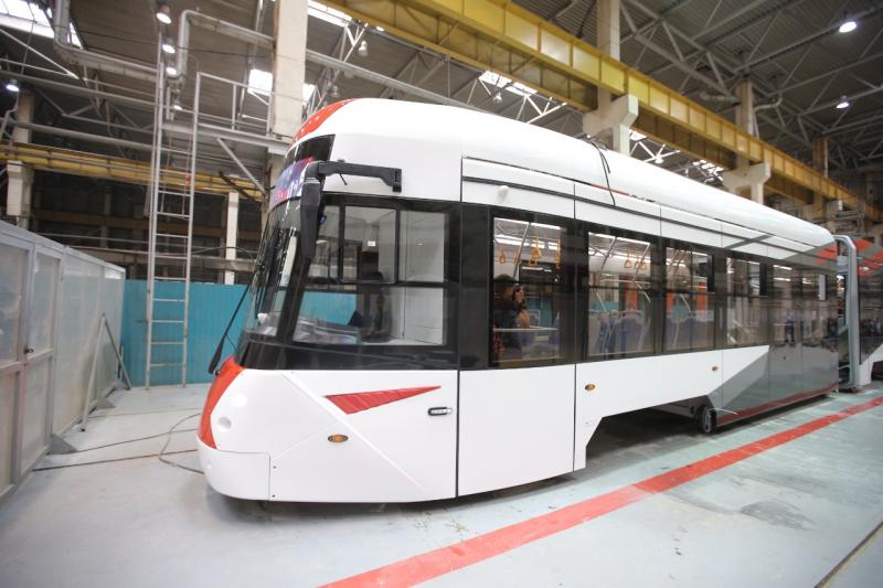 «Уралтрансмаш» показал новый ультрасовременный трамвай