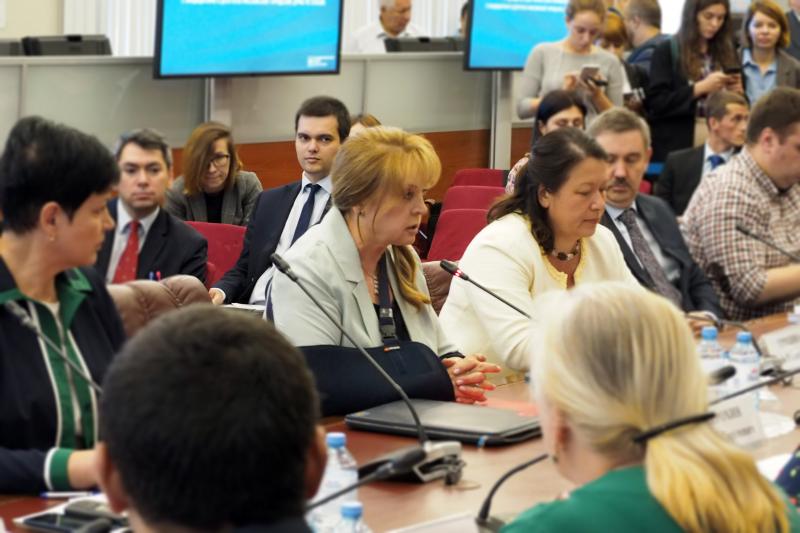 Элла Памфилова пообещала оппозиционерам принять меры для проверки процедуры проверки подписей