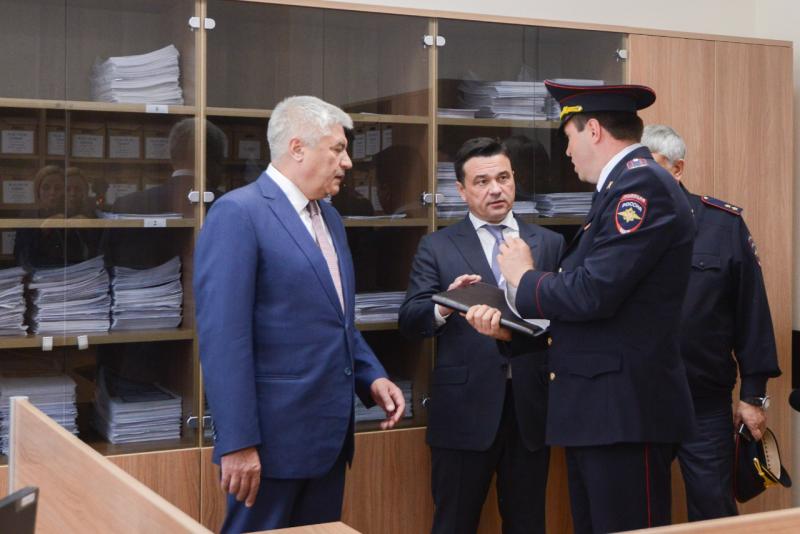 Владимир Колокольцев и Андрей Воробьев посетили люберецкий отдел по вопросам миграции