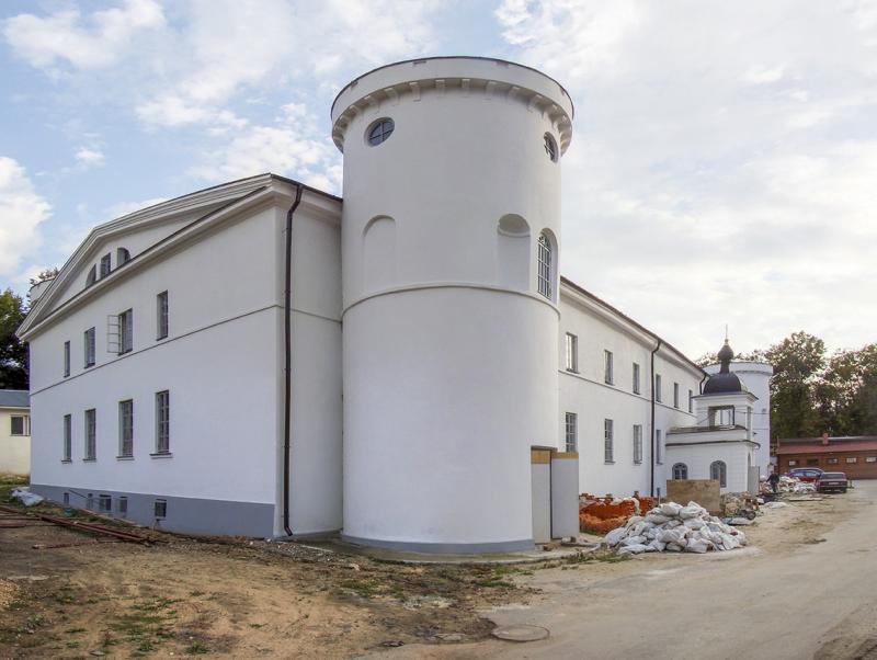 В бывшей тюрьме есть недействующий храм
