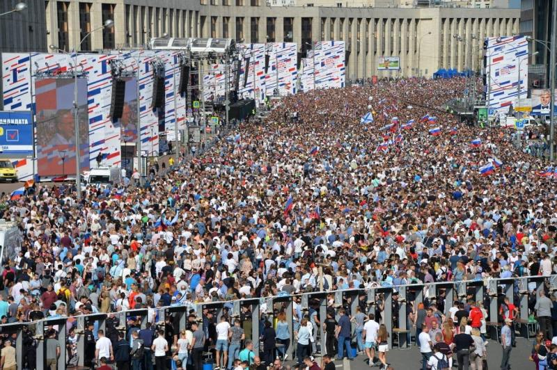 Вячеслав Бочаров назвал причину популярности Дня российского флага