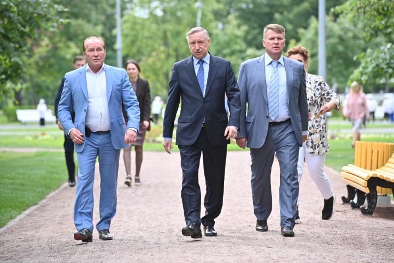 Глава Петербурга посетил обновленный Пионерский парк