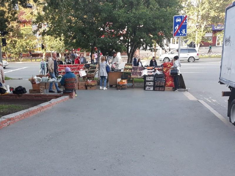 В Тюмени уличную торговлю оставили в покое?