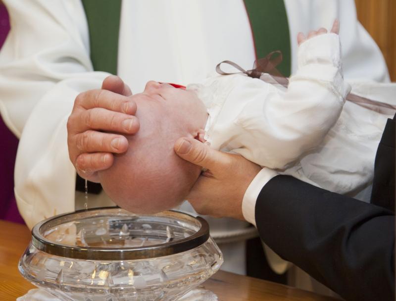 Отец Фотий (Нечипоренко) провел обряд «грубого крещения».