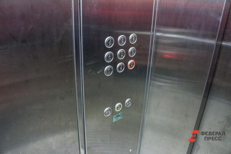 В Екатеринбурге массово заменят лифты в многоэтажках
