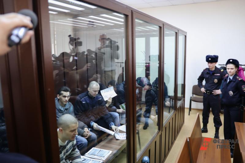 В Екатеринбурге одному из подсудимых из группы Lurk стало плохо в суде