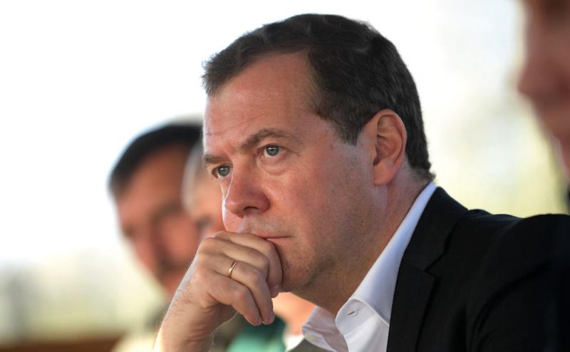 Медведев расширит программу расселения аварийного жилья