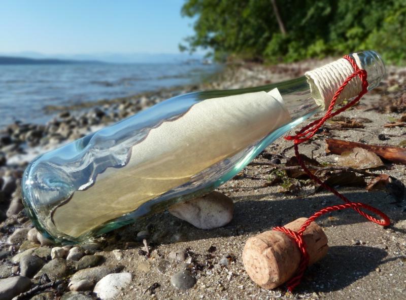 Житель Аляски нашел в море бутылку с посланием из Владивостока