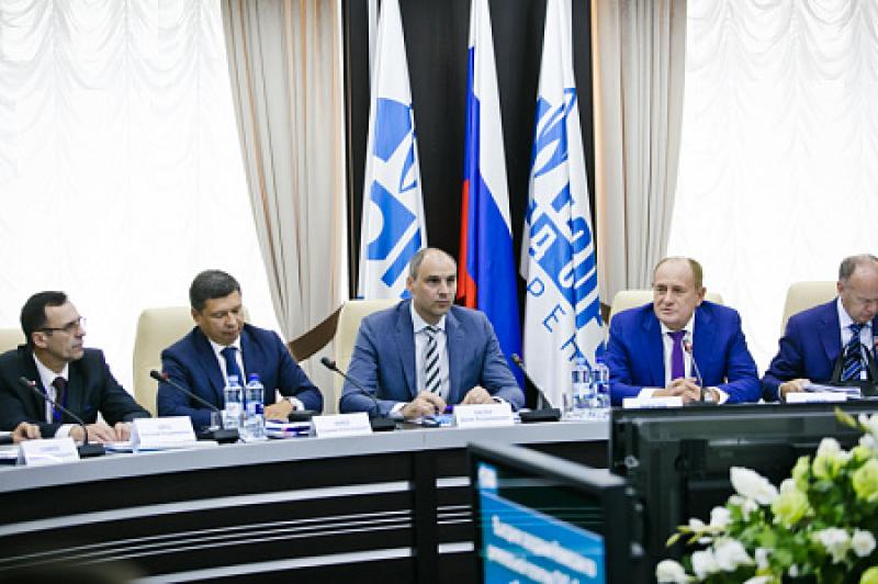 «Газпром» и правительство Оренбургской области обсудили проблему расширения произовдства