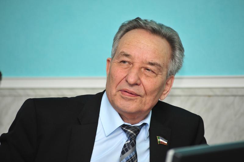 Председатель Верховного Совета Владимир Штыгашев обрушился с бранью на ведущих мероприятия, на зрителей и на главу Хакасии