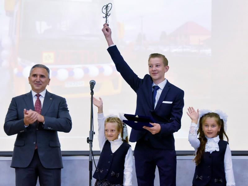 Александр Моор на открытии новой школы в Заводоуковске